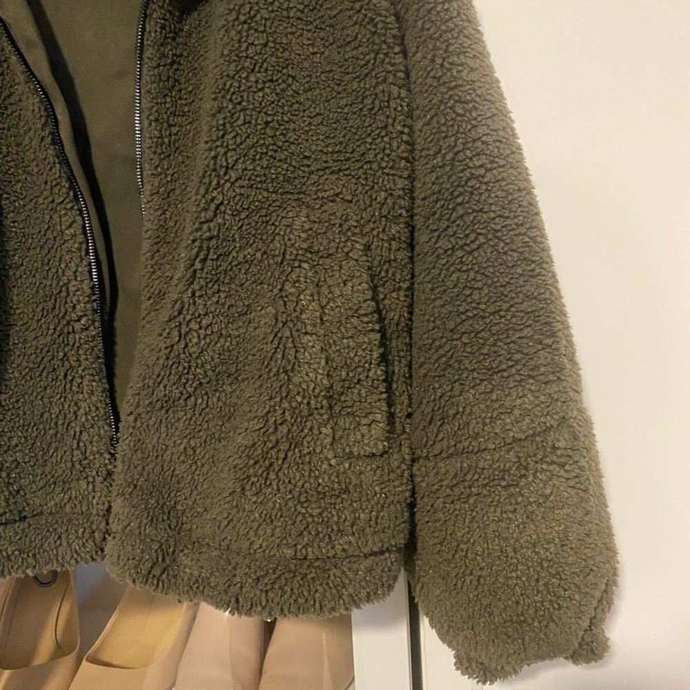 LULULEMON Teddy Jacket - Picture 4 of 6
